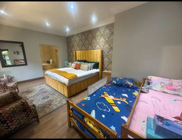 4 BEDROOM HOUSE FOR SALE IN CLUBVILLE